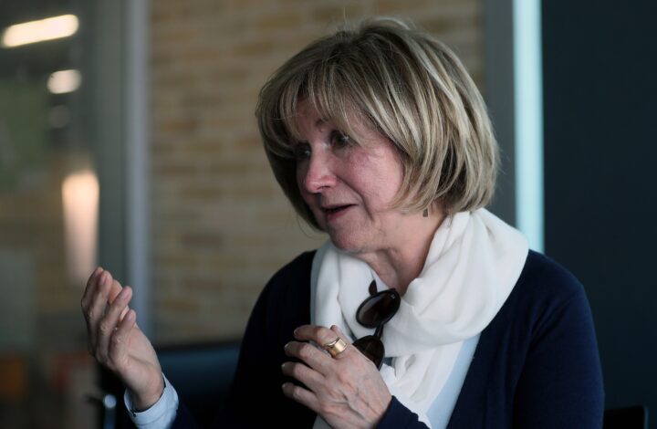 epa06689990 Portuguese writer Lidia Jorge speaks during an interview with Efe International news agency in Bogota, Colombia, 23 April 2018 (issued 24 April 2018). Jorge spoke about war, society and the role of writers in keeping historical memory.  EPA/Mauricio Duenas Castaneda